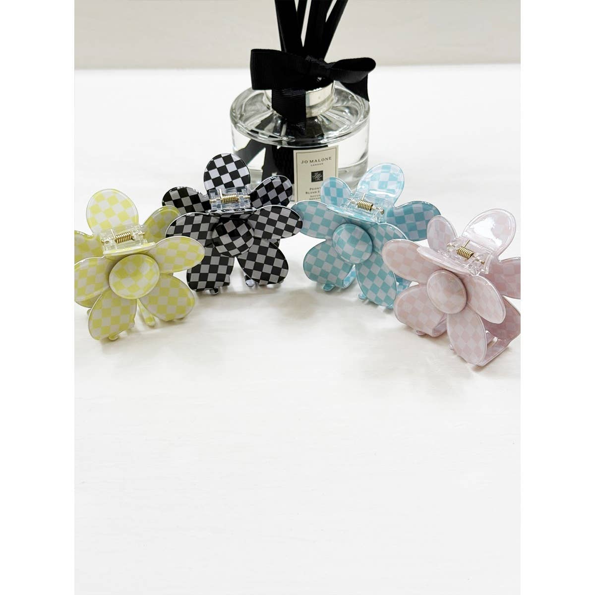 Checkered Daisy Clips