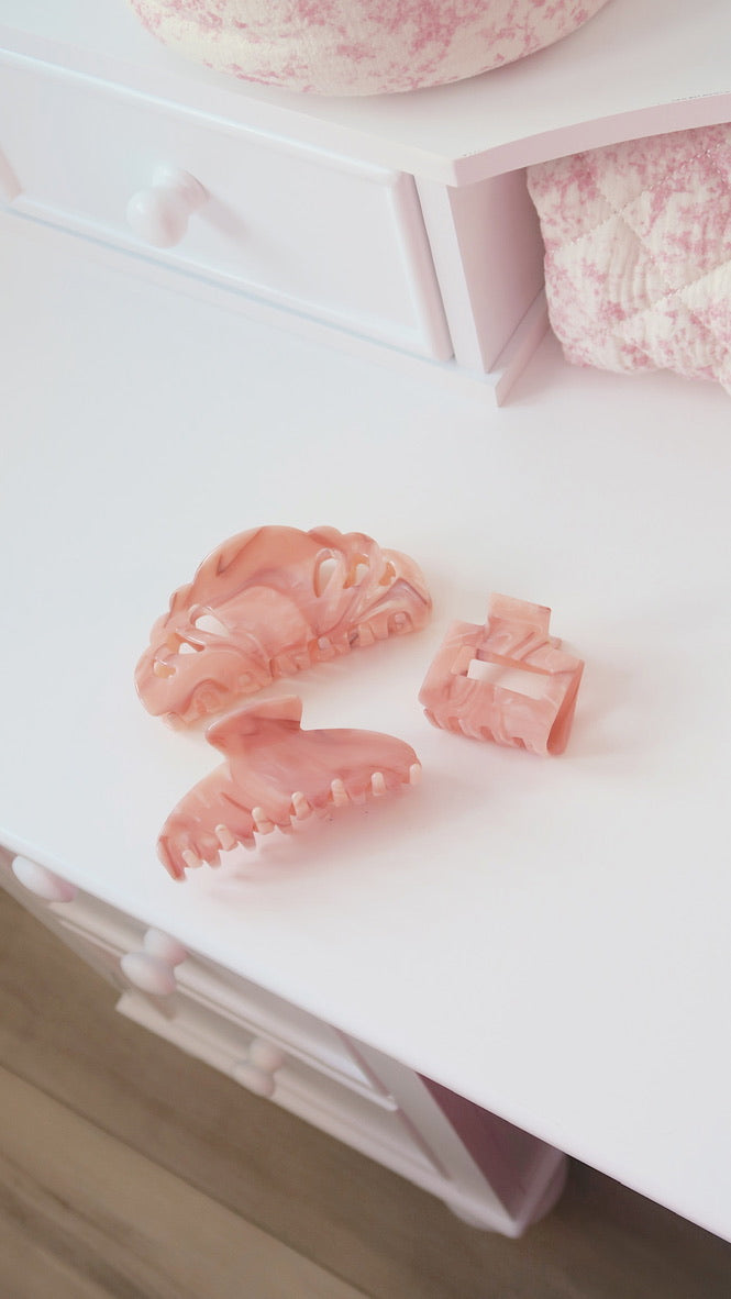 ROUNDED CLAW CLIP - PINK CHIFFON