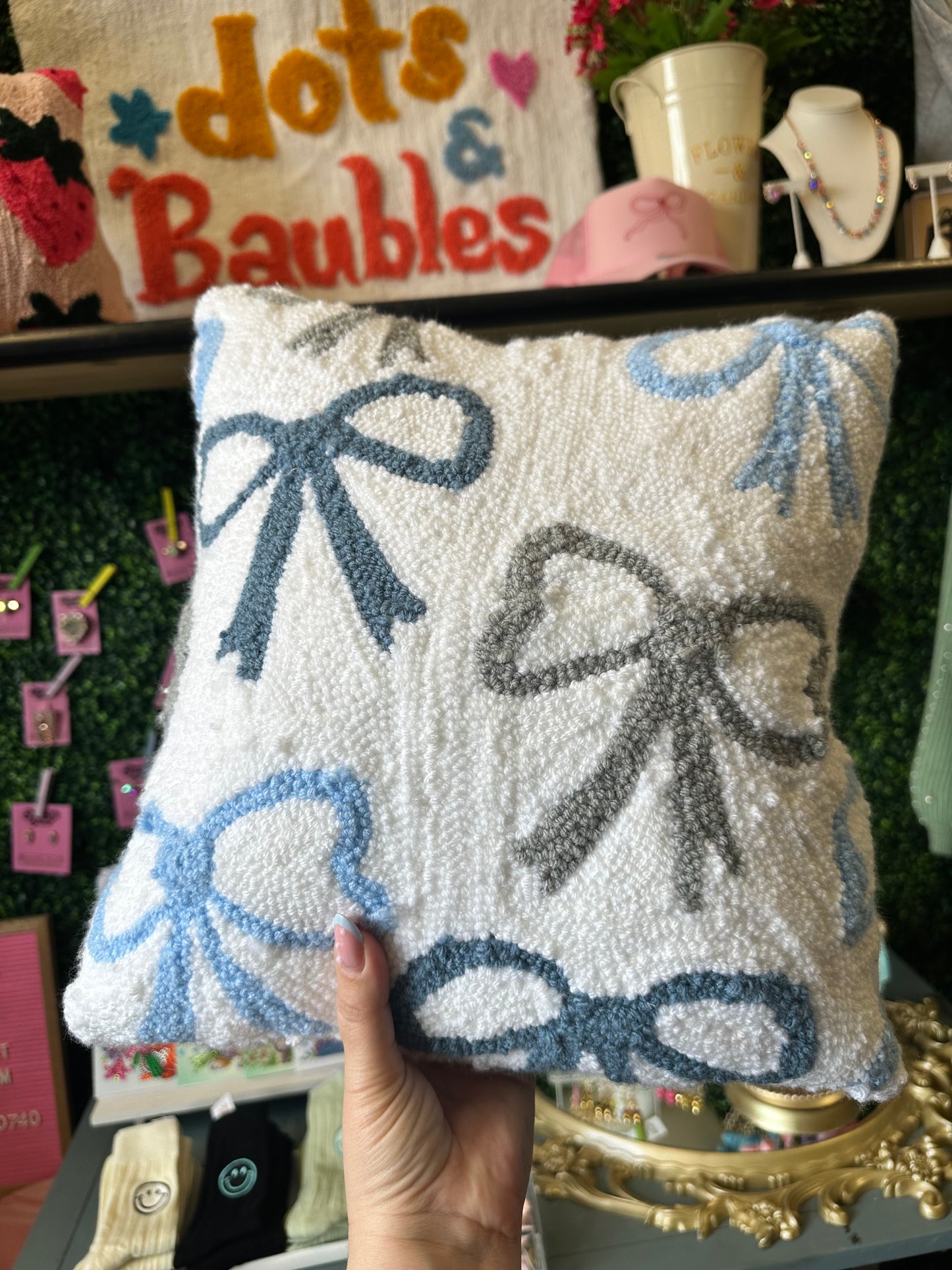 Bowquette Pillow
