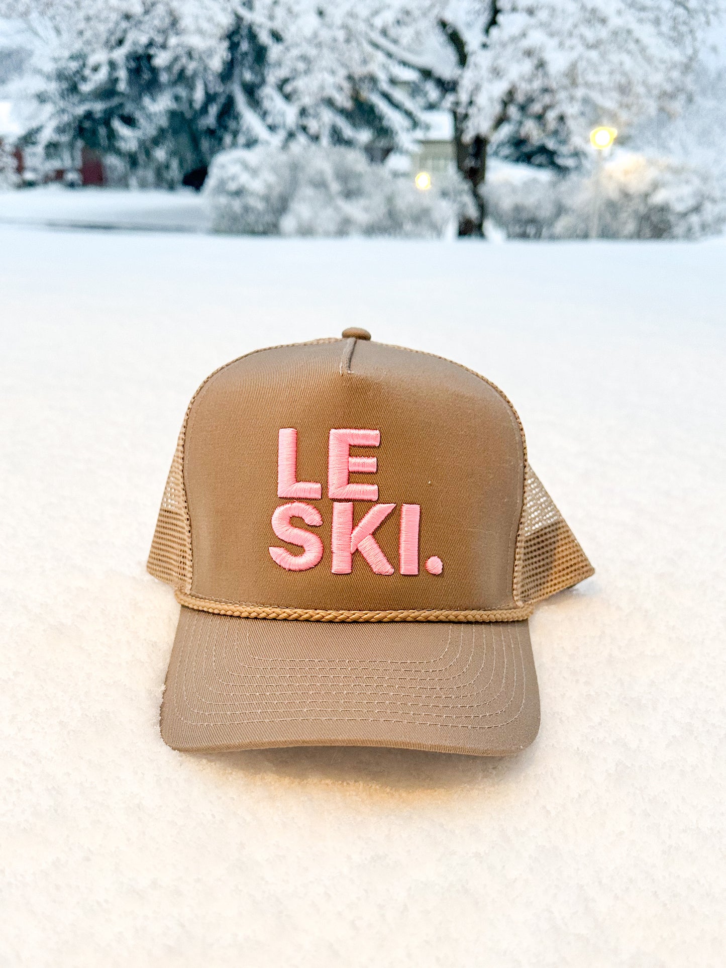 Le SKI Trucker Hat - Beige and Pink