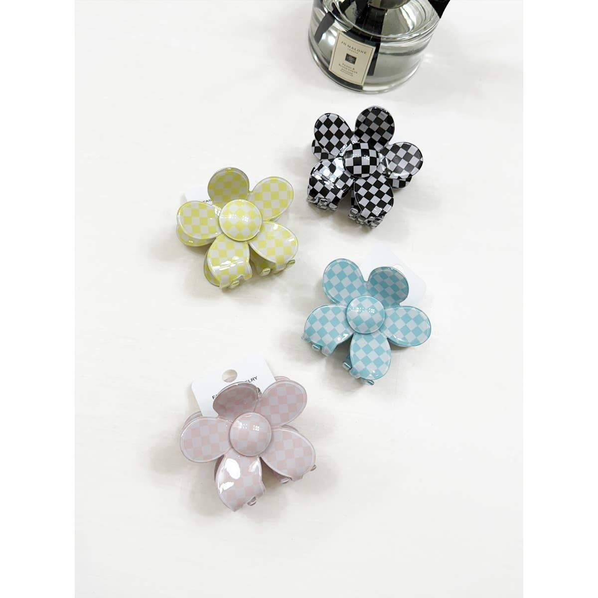Checkered Daisy Clips