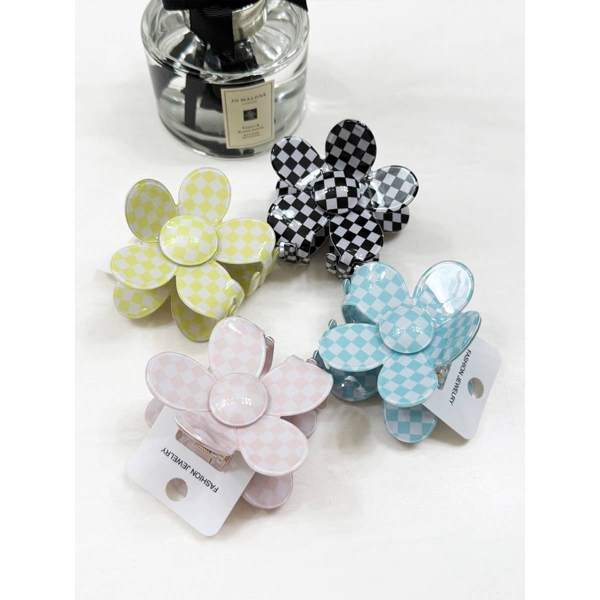 Checkered Daisy Clips