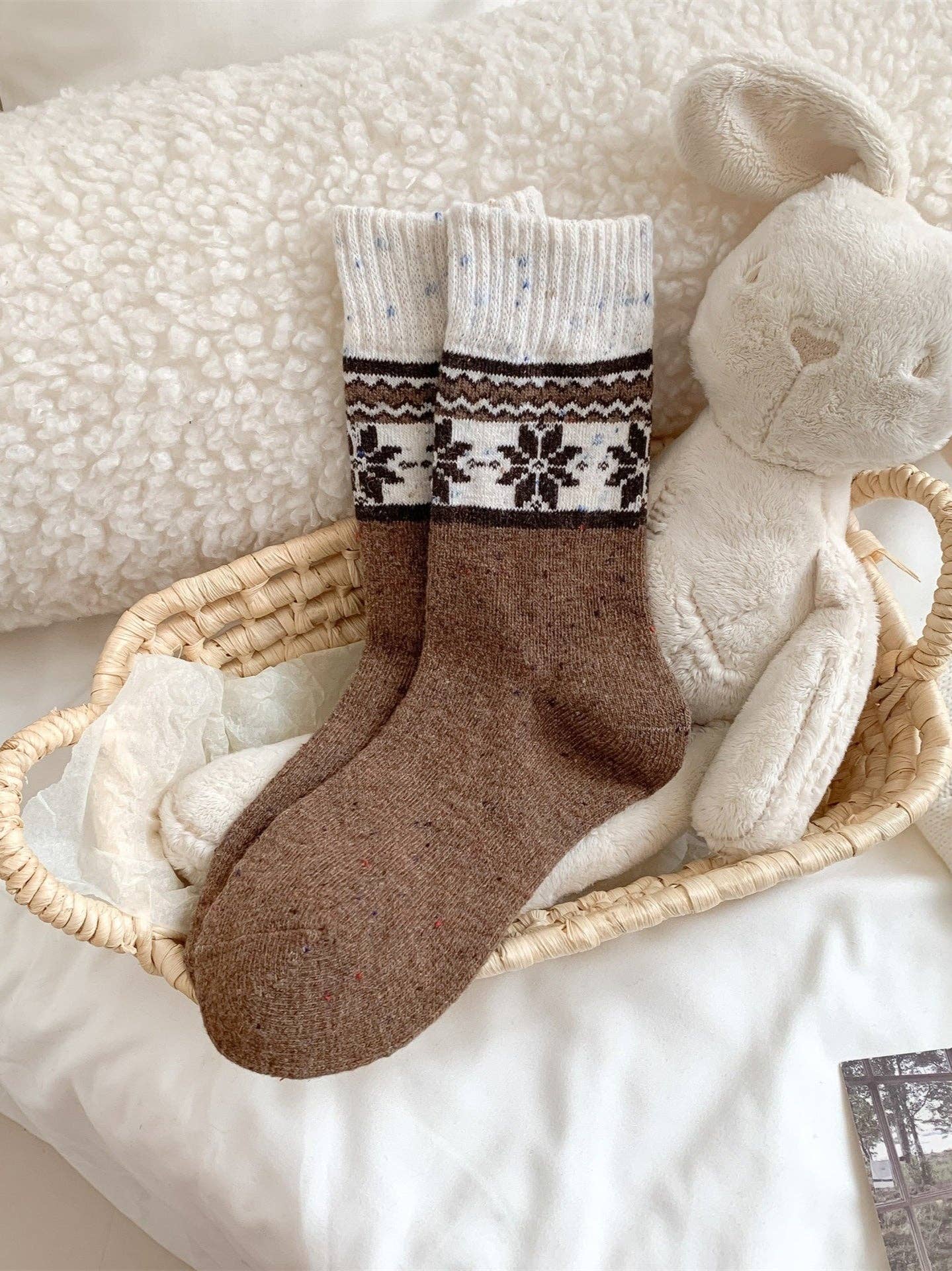 Retro Mid-Calf Socks with Snowflakes