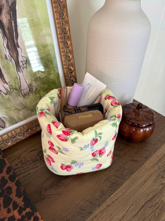 SMALL PUFF BUCKET ORGANIZER - YELLOW STRAWBERRY