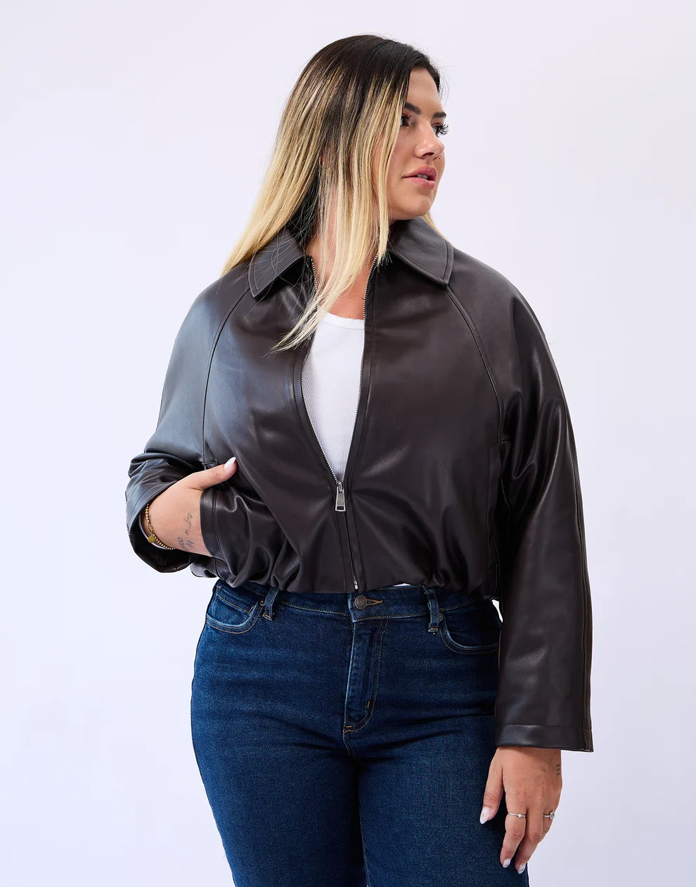 OVERSIZED VEGAN LEATHER JACKET / HUGGY