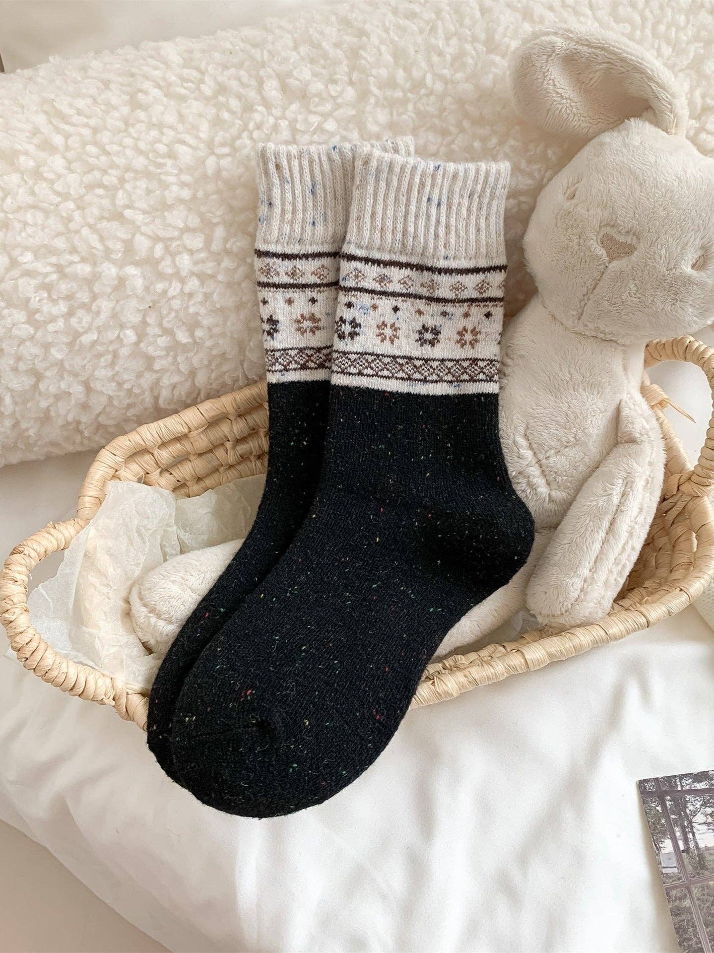Retro Mid-Calf Socks with Snowflakes