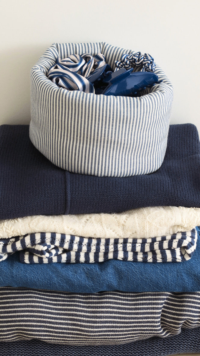 LARGE PUFF BUCKET ORGANIZER - NAVY STRIPES