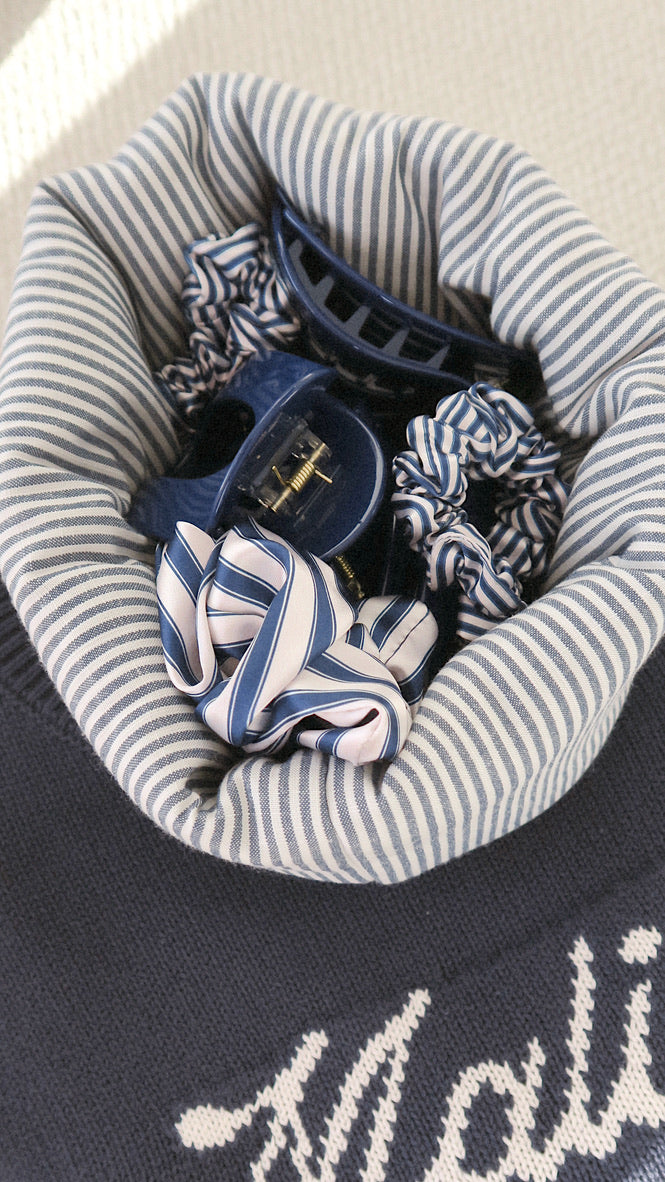 LARGE PUFF BUCKET ORGANIZER - NAVY STRIPES
