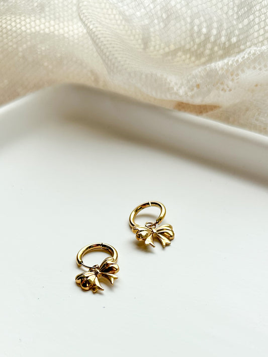 Huggy Bow Earrings