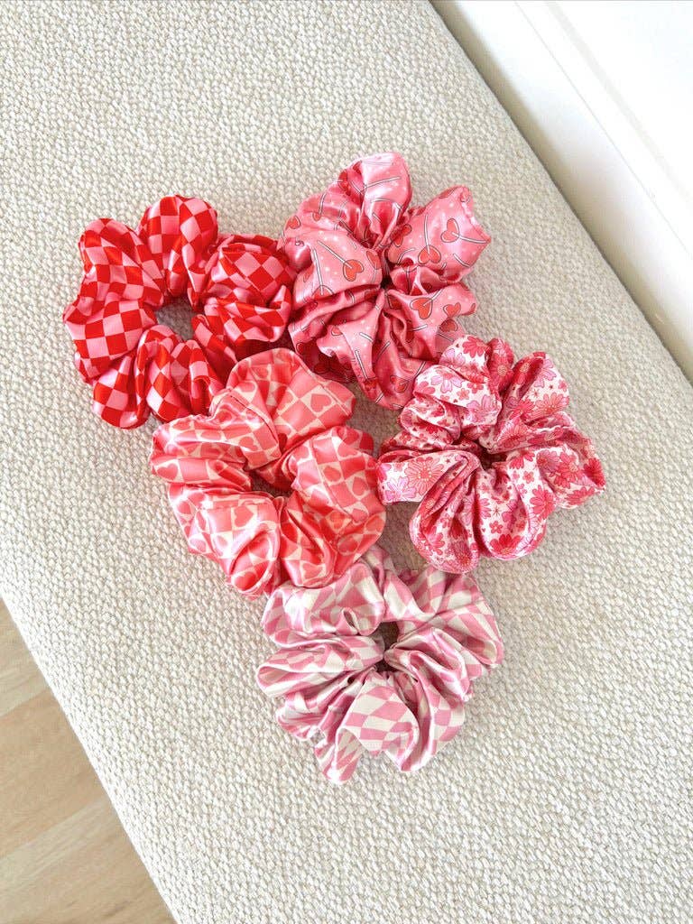 GROOVY PINK CHECKER - Printed Silk Scrunchie