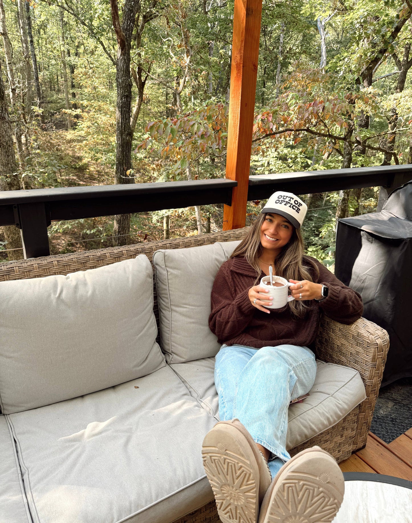 Out of Office - Vintage Trucker Hat: Blue