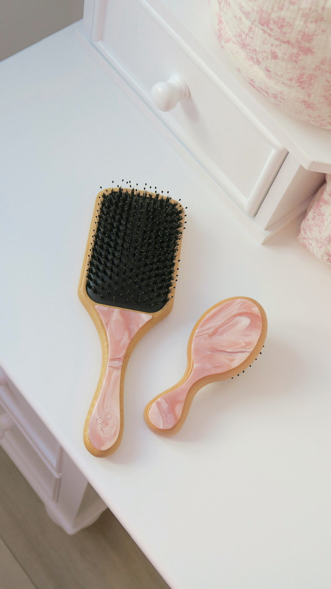 SMALL POCKET BAMBOO BOAR BRUSH - PINK CHIFFON