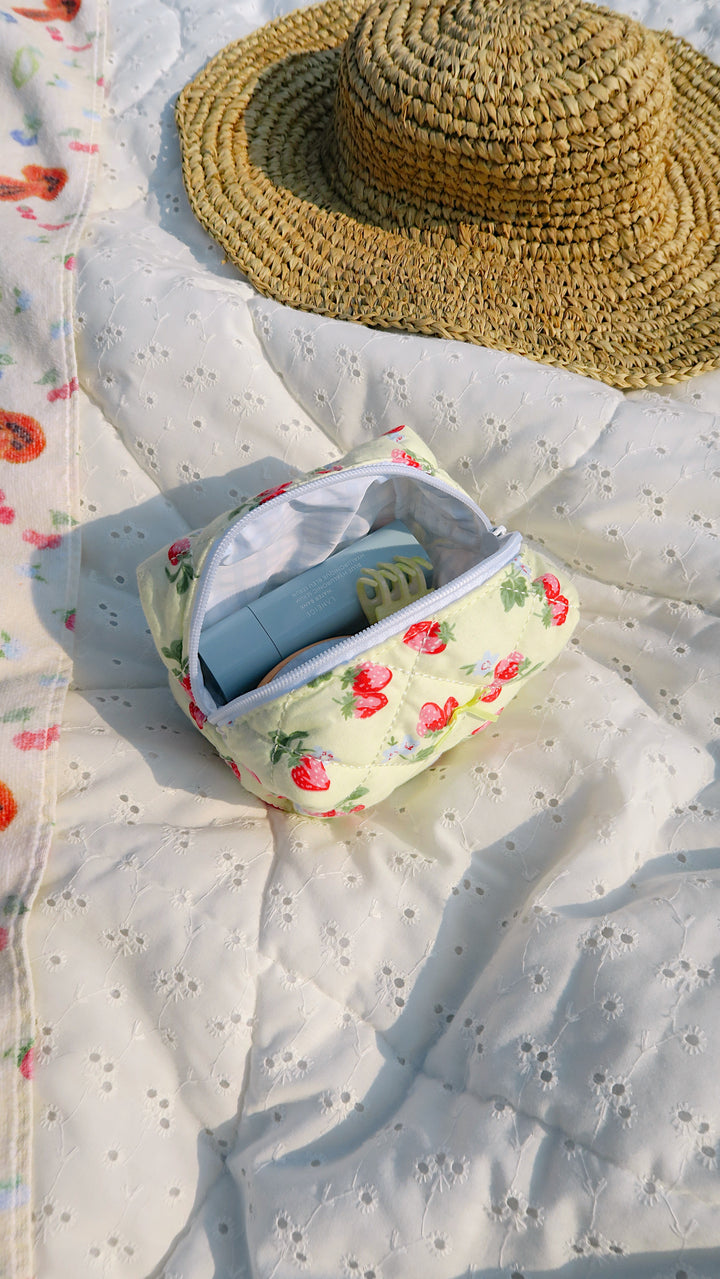 X-SMALL MAKEUP BAG - YELLOW STRAWBERRY