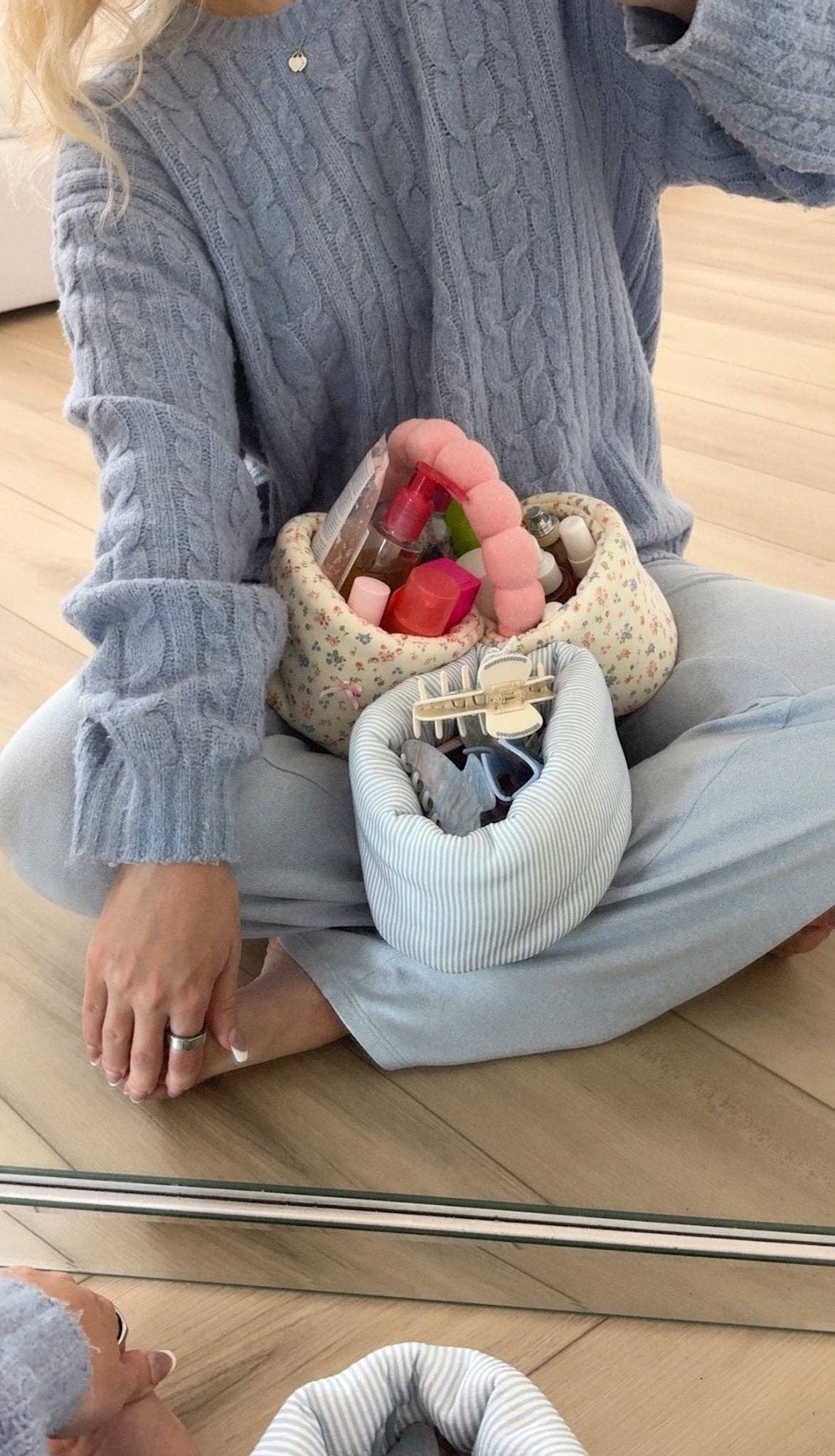 LARGE PUFF BUCKET ORGANIZER - BLUE STRIPES