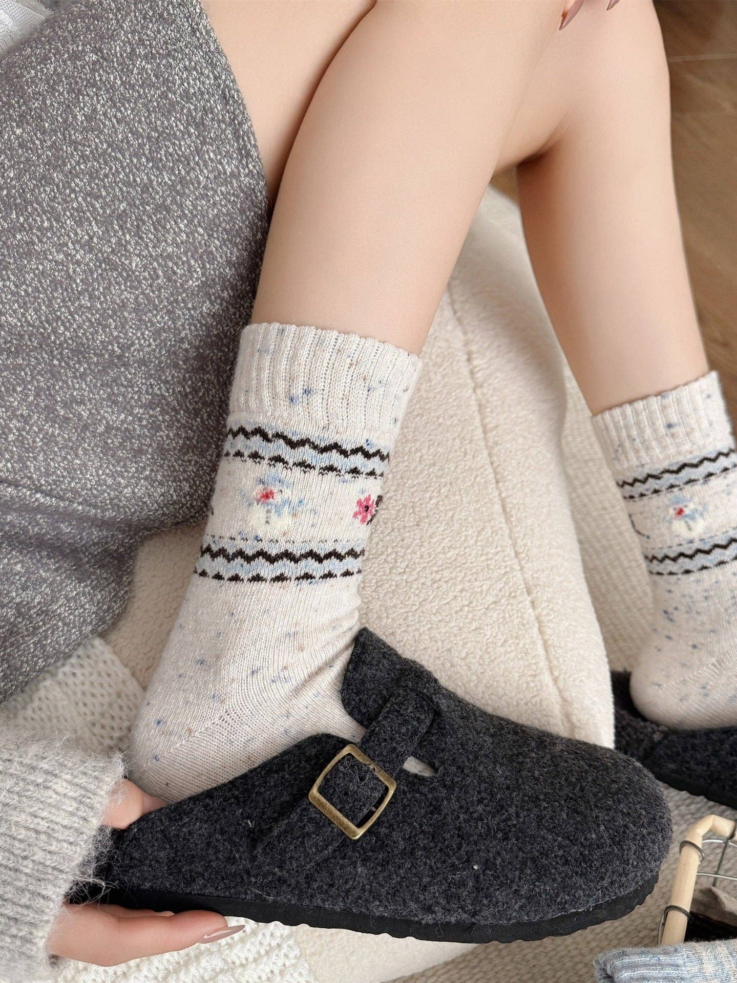 Retro Mid-Calf Socks with Snowflakes