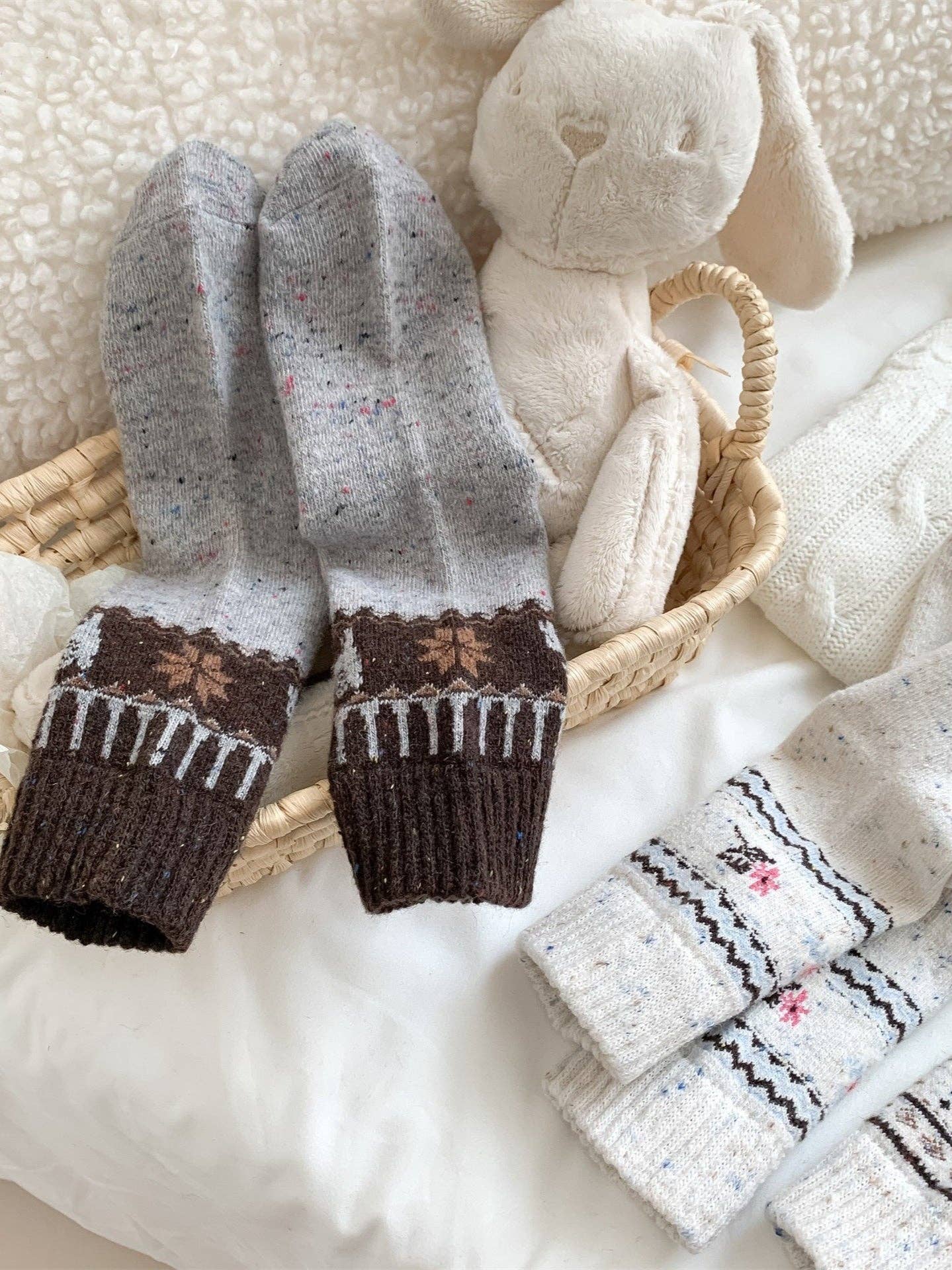 Retro Mid-Calf Socks with Snowflakes