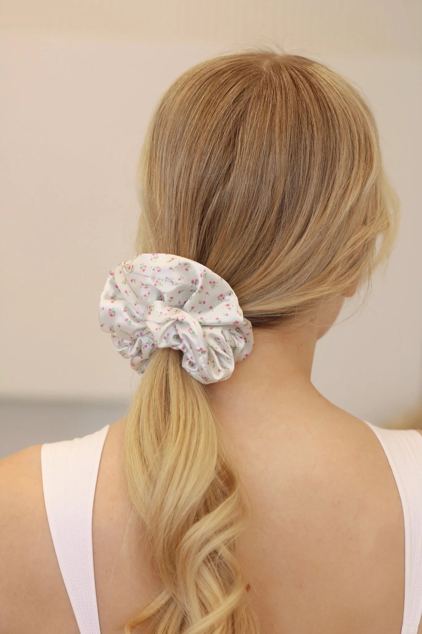 DAINTY GREEN FLORAL - Printed Silk Scrunchie