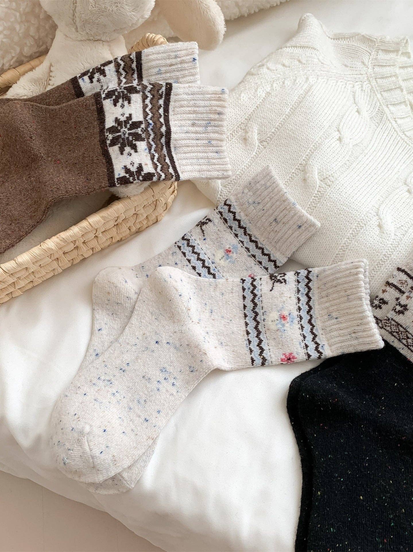Retro Mid-Calf Socks with Snowflakes