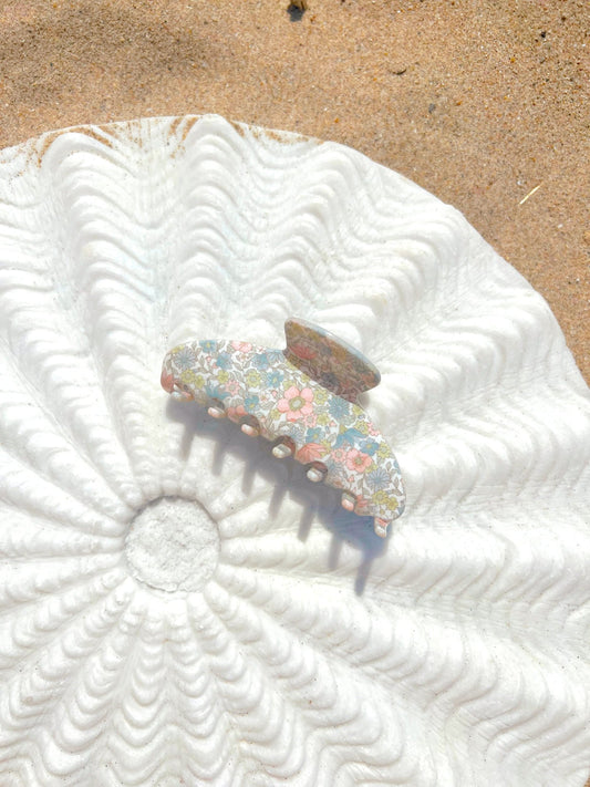 ROUNDED PRINTED CLAW CLIP - GREEN FLORAL